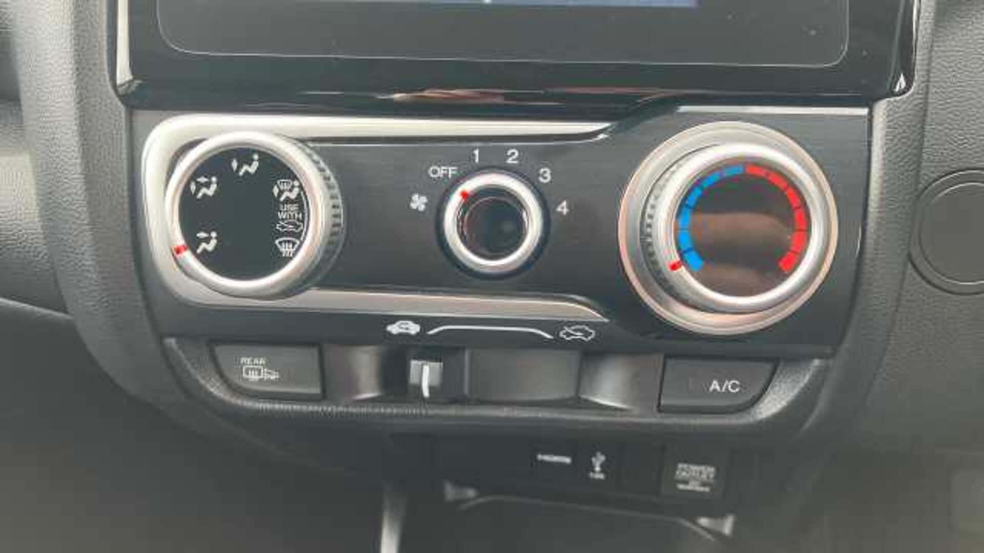 Honda Jazz 1.3 i-VTEC SE 5dr CVT Petrol Hatchback 