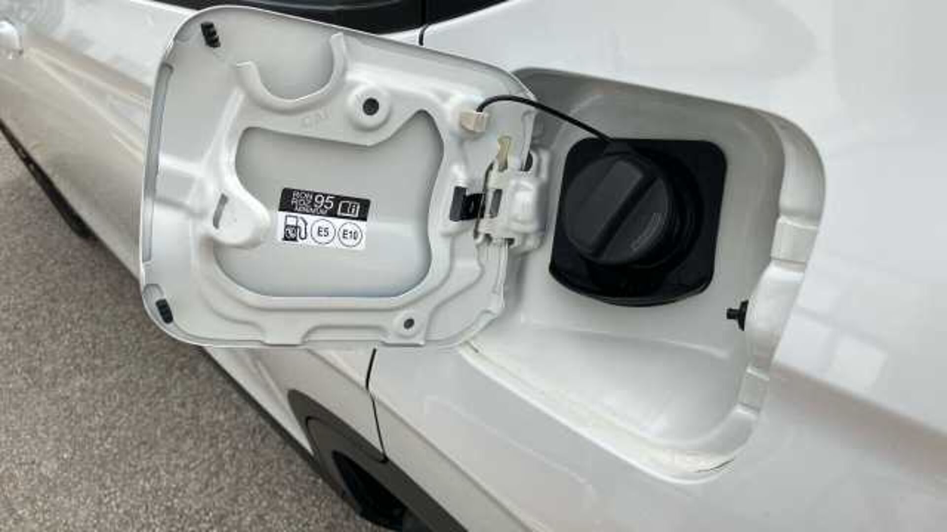 Honda HR-V 1.5 eHEV Elegance 5dr CVT Hybrid Hatchback 